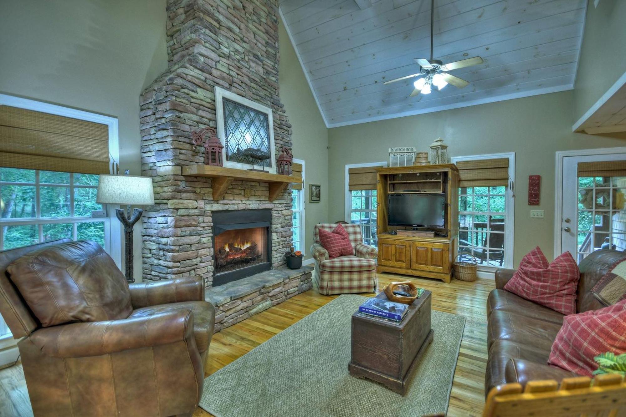 Southern Living Cottage Cozy Up By The Fire Relax On The Porch And Enjoy Peaceful Surroundings Blue Ridge Bagian luar foto