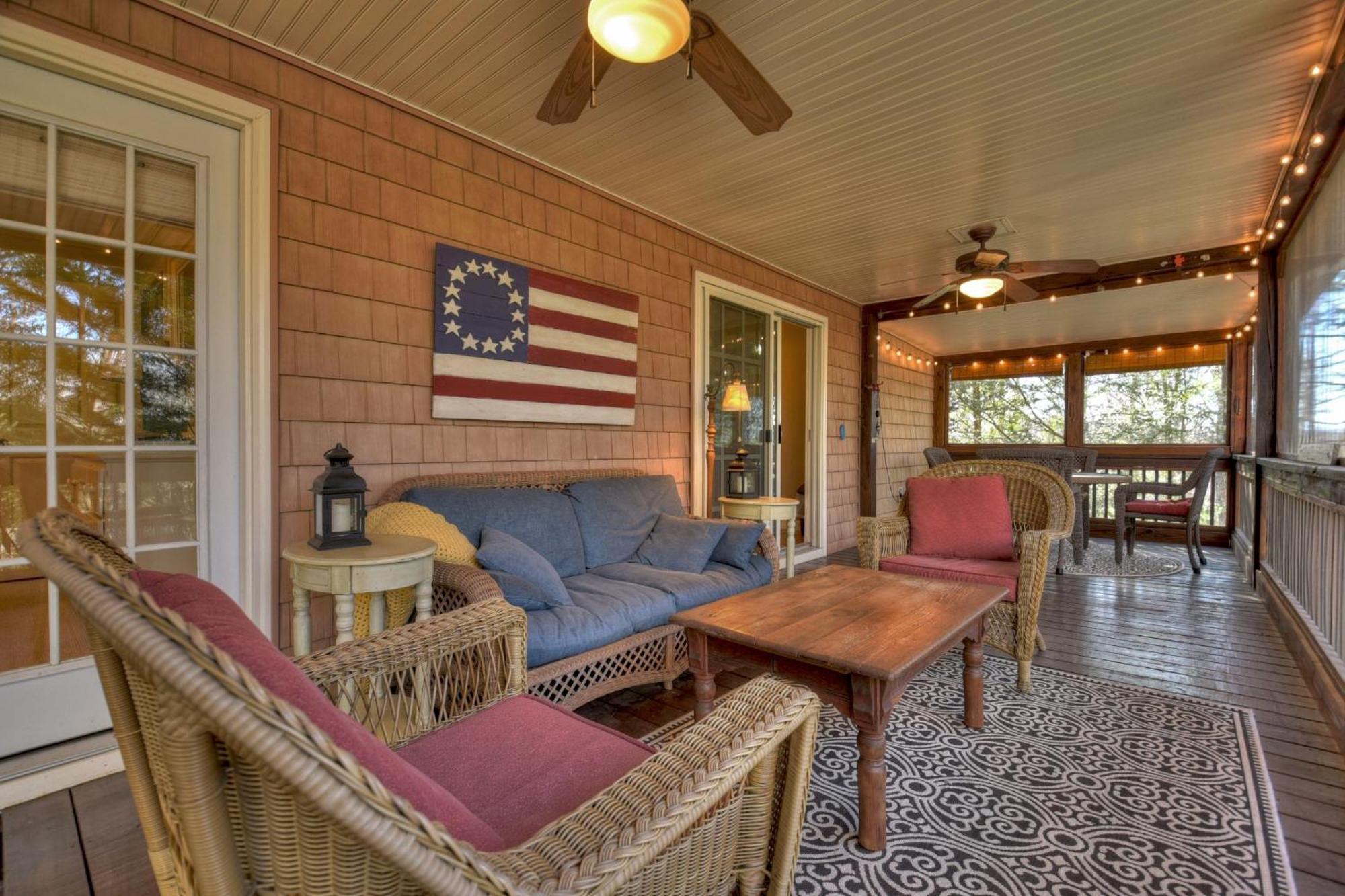Southern Living Cottage Cozy Up By The Fire Relax On The Porch And Enjoy Peaceful Surroundings Blue Ridge Bagian luar foto