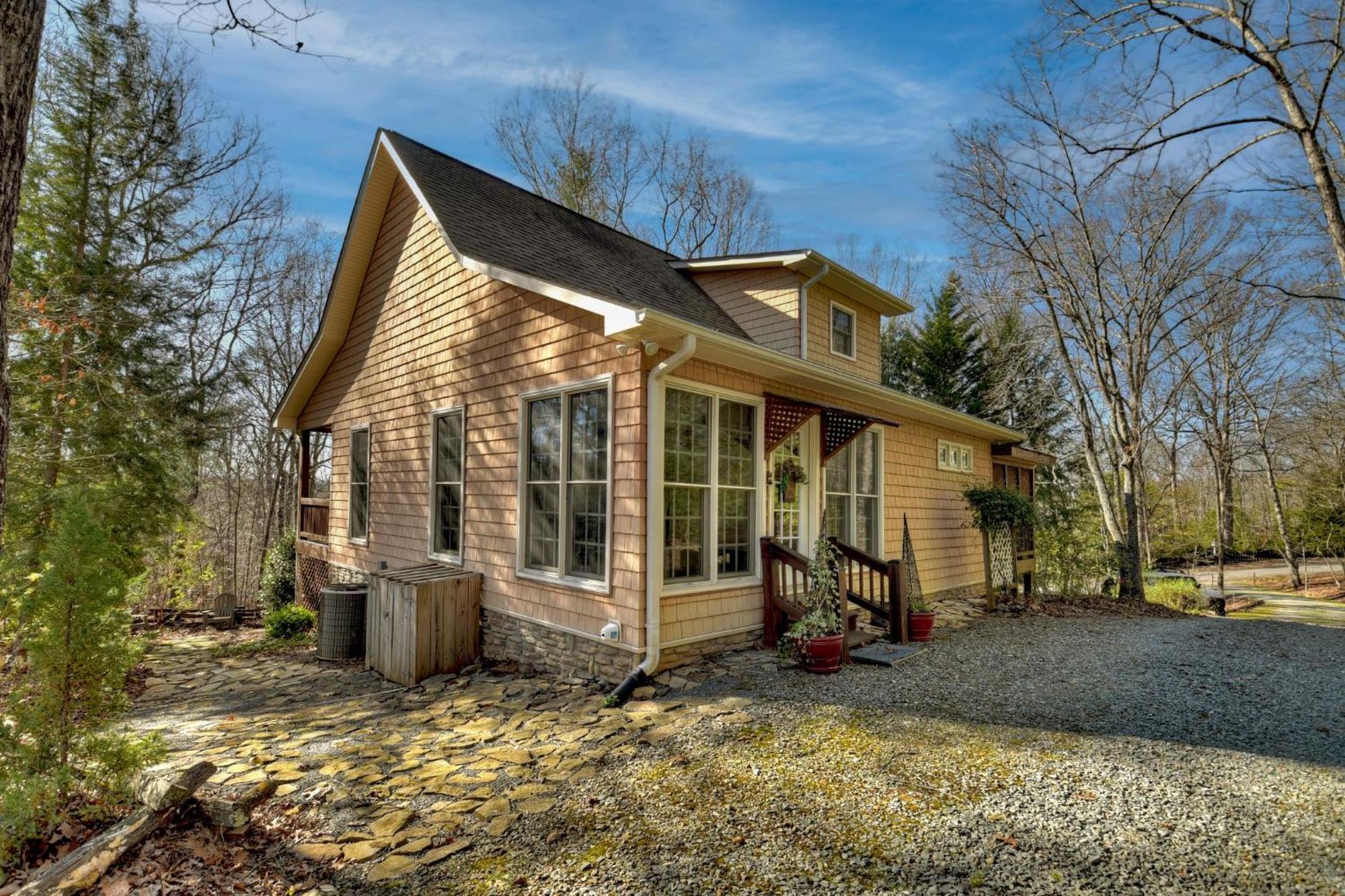 Southern Living Cottage Cozy Up By The Fire Relax On The Porch And Enjoy Peaceful Surroundings Blue Ridge Bagian luar foto